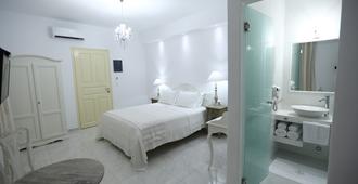The White Suites - Adamantas - Bedroom