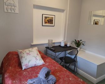 ستاندستيد لودج - بيشوبس ستورتفورد - غرفة نوم