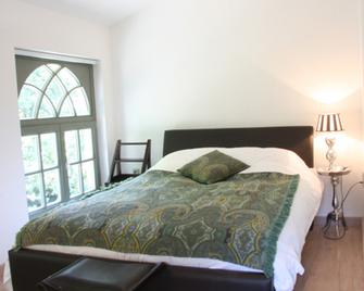 Eremyten Hof - غينت - غرفة نوم