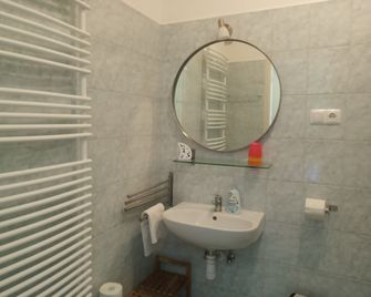 Kapolnas Vendeghaz Bata-Gemenc - Bátaapáti - Baño