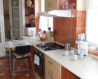 Kápolnás Vendégház Báta-Gemenc - 바타파티 - 주방