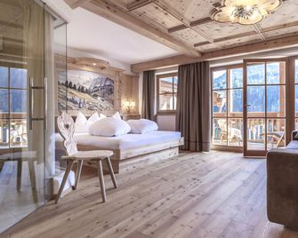 Dorfhotel Beludei - Santa Cristina Valgardena - Bedroom