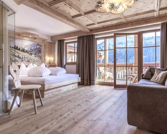 Dorfhotel Beludei - סנטה כריסטינה ואלגרדנה - חדר שינה