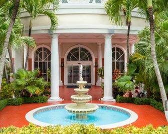 Holiday Inn Express Miami Airport Doral Area By IHG - Doral - Gebäude