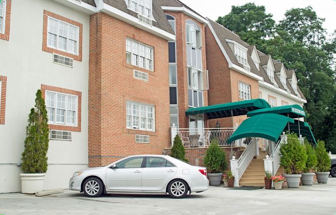 The Roslyn Hotel $120 ($̶4̶0̶9̶). Roslyn Hotel Deals & Reviews - KAYAK