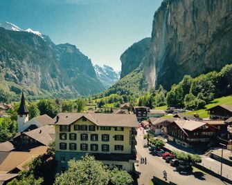 Hotel Staubbach - Lauterbrunnen - Dış görünüm