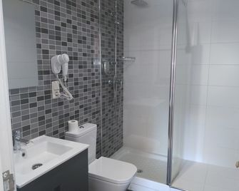 Hostal Falfes - Madrid - Bad