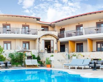 Stamos Hotel - Afytos - Building