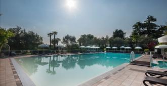 Hotel Villa Maria - Desenzano del Garda - Pool