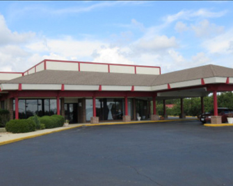 Econo Lodge Inn & Suites Conference Center - Dublin - Building