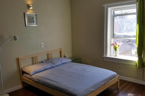 Hansen - Winnipeg - Bedroom