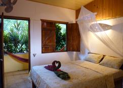 Cabinas Montesol - Puerto Viejo de Talamanca - Bedroom