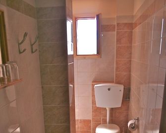 Lefka - Chania - Badkamer