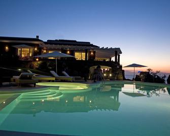 Bajaloglia Resort - Castelsardo - Building