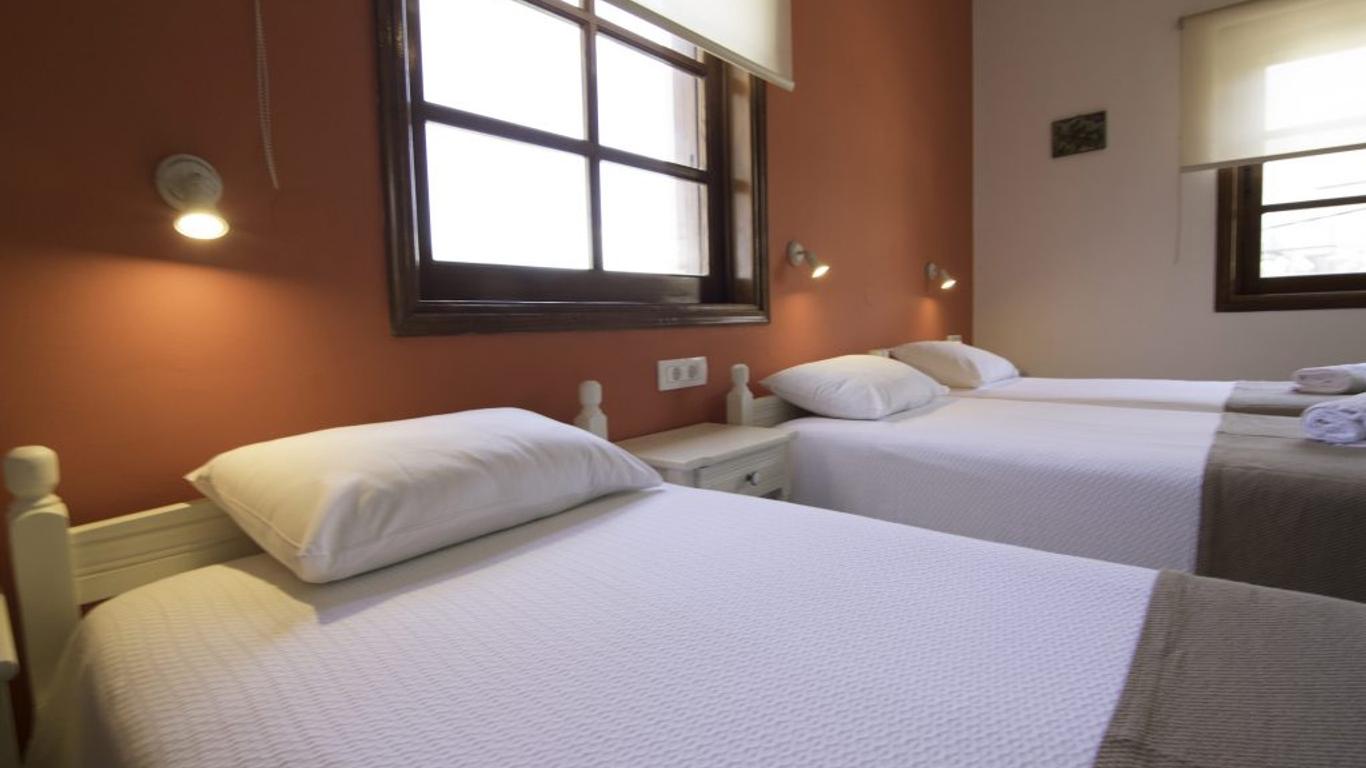 Niki Rooms