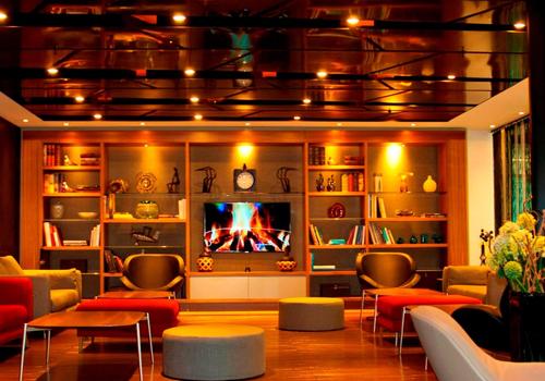 Doubletree By Hilton Istanbul Old Town S 115 S 1 7 4 Istanbul Hotel Deals Reviews Kayak