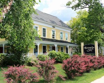 Kearsarge Inn - North Conway - Building