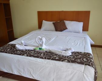 Hotel Puspa Sari - Ciater - Bedroom