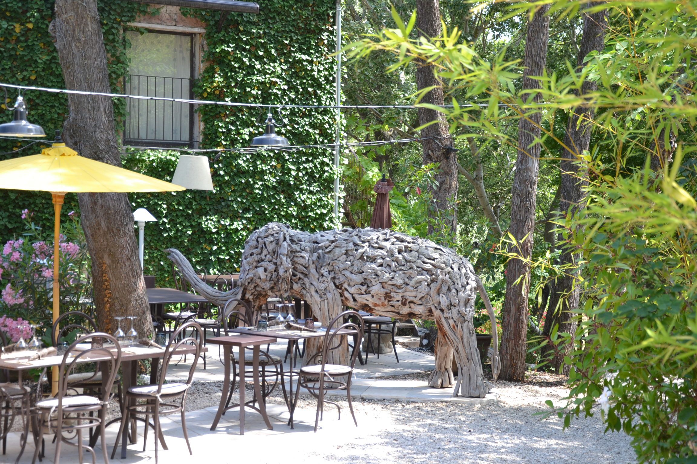 Hôtel O Mamma Mia - Lourmarin - Patio