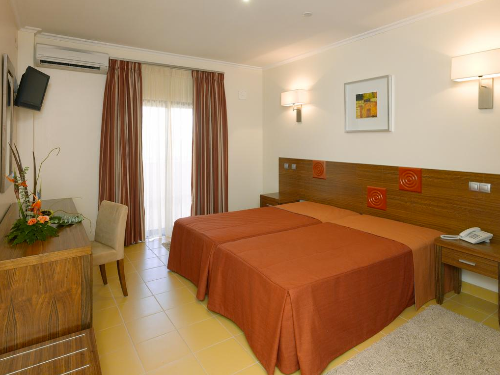 Hotel Praia Sol - Картейра - Спальня