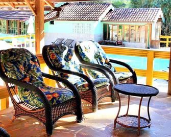 Hotel da Inês - Visconde de Maua - פטיו