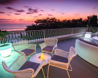 Luna2 Private Hotel - Kuta - Bar