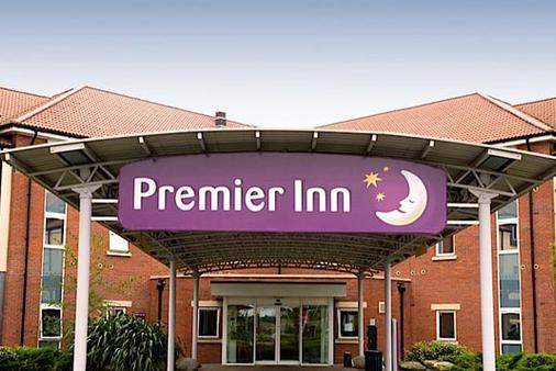 Premier Inn London Heathrow M4/J4 - Hayes - Building