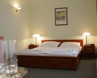 Hotel Grand - Nové Zámky - Bedroom