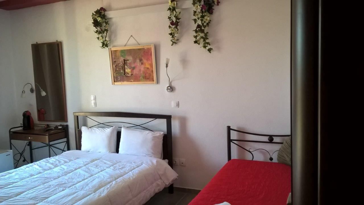 Petra & Elato Art Hotel - Valtesiniko - Slaapkamer