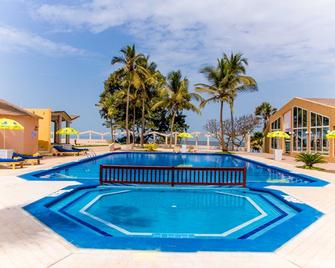 Tropic Gardens Hotel - Banjul - Zwembad