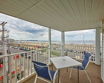 Hillcrest Inn - Hampton Beach - Balkon