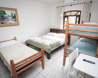 Hotel E Pousada Naturalis - Paranaguá - Bedroom