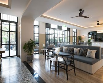 Sawaddi Patong Resort & Spa by Tolani - Patong - Lobby