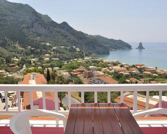 Pink Palace Beach Resort - Agios Gordios - Balkon