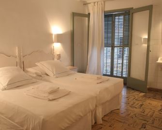 Hostal Juanita - Ibiza - Habitación