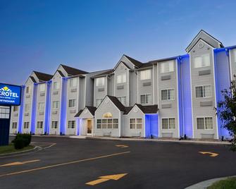 Microtel Inn & Suites by Wyndham Thomasville - Thomasville - Building