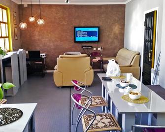 Duet Hostel & Hotel - Karakol - Living room