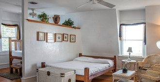 Smallest Bar Inn - Key West - Makuuhuone