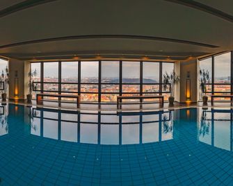 جراند هوتل براجو تاورز - براغ - حوض السباحة