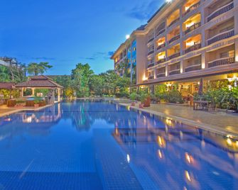 Hotel Somadevi Angkor Resort & Spa - Siem Reap - Piscina