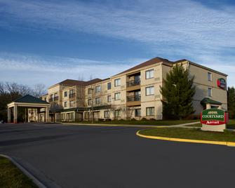 Courtyard by Marriott Detroit Brighton - Brighton - Gebäude