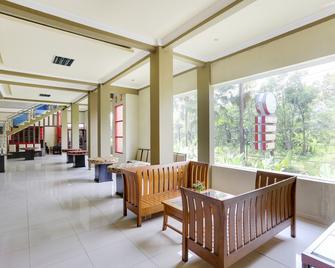 OYO 4014 Hotel Bergas Indah - Bandungan - Lobby