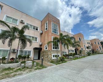 Koregon Condo & Villa - Mabalacat - Building