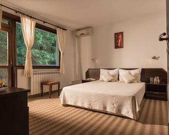 Family Hotel Bile - Troyan - Bedroom