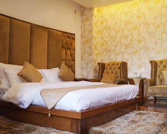 Hotel Saheb's Castle McLeodganj - Dharamsala - Slaapkamer