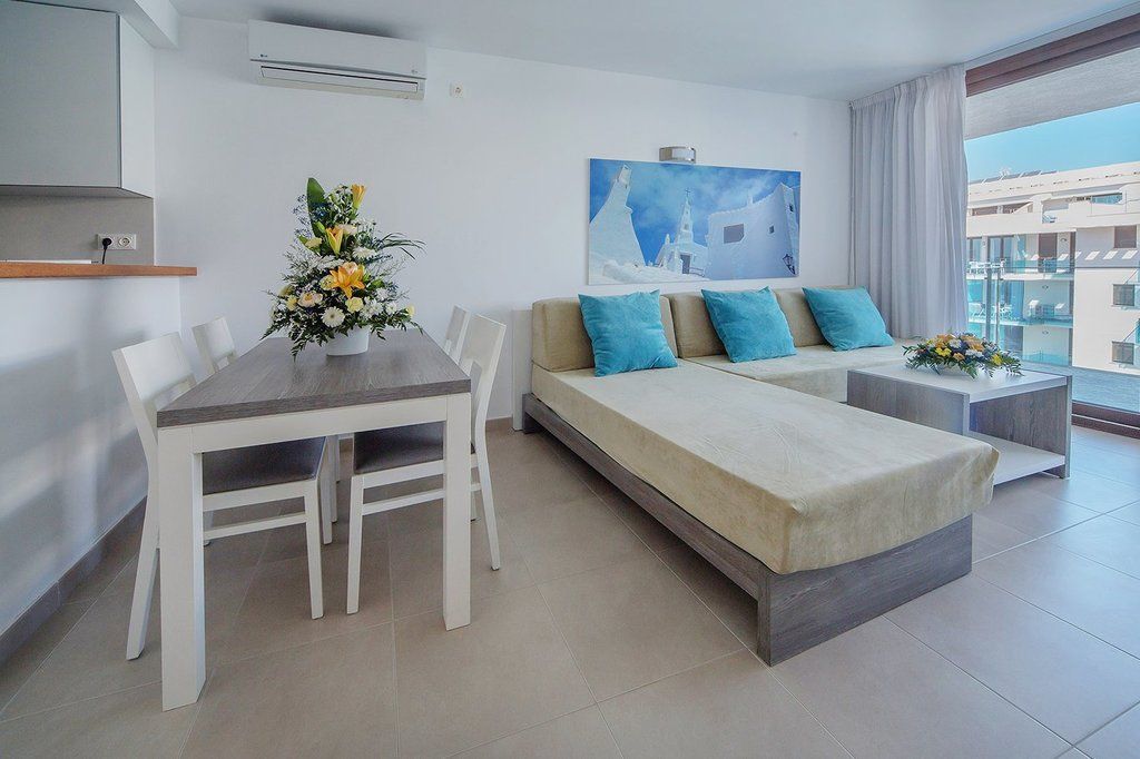 Aparthotel Ferrer Skyline - ثيوداديلا دي منورقة - غرفة نوم