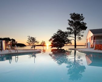 Bar Harbor Inn and Spa - Bar Harbor - Piscina