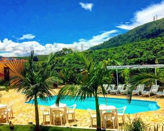 Chalé Alto da Serra SP - Serra Negra - Piscina