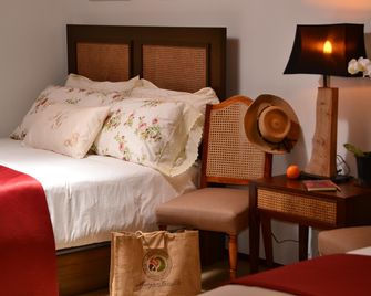 Hannah's Garden Resort And Events Place - Calamba - Bedroom