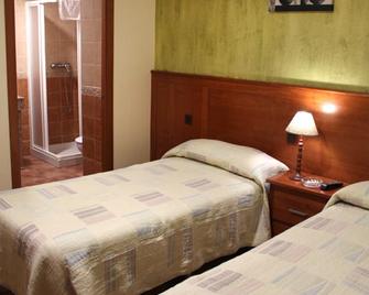 Nuevo Hostal Paulino - Trujillo - Habitación
